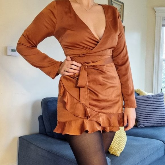 Rust color wrap romper by Le Lis - Size L - Picture 5 of 5